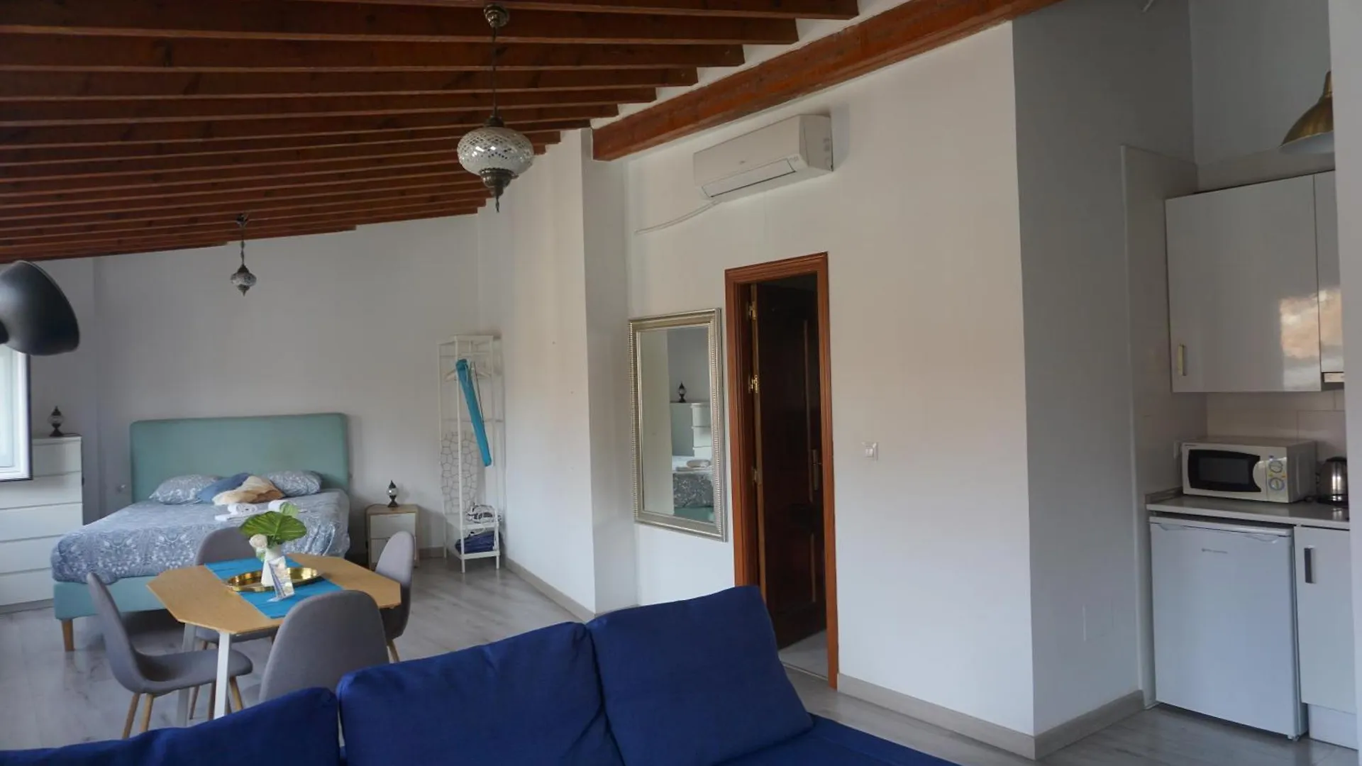 Apartamentos Mediterránea Centro Málaga 0*,  España