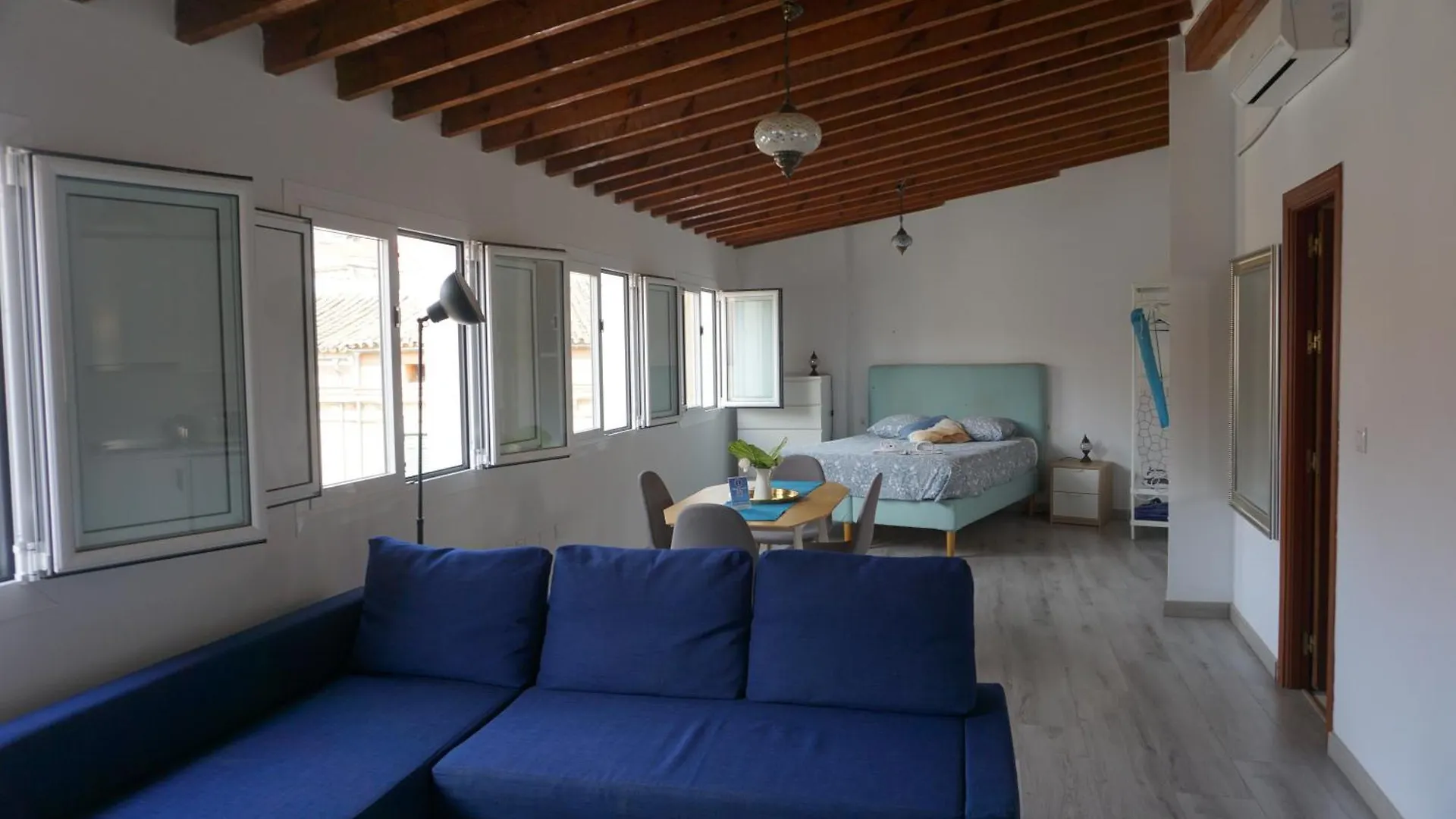 Apartamentos Mediterránea Centro Málaga 0*,  España